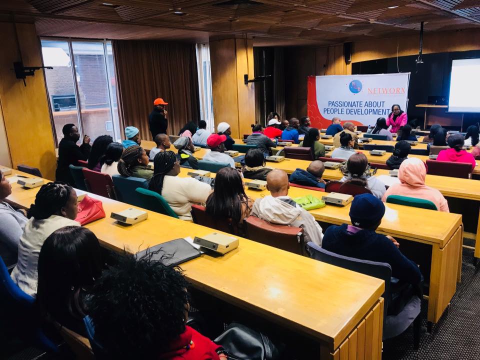 36229078_1892263487517280_4389430604844761088_n